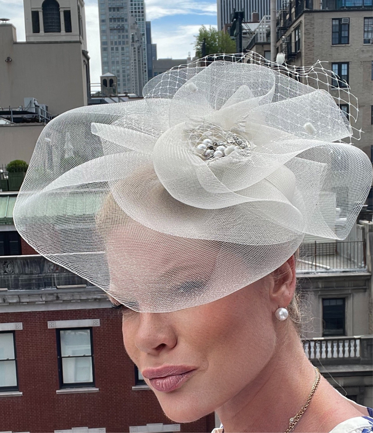 Glam Deluxe bridal fascinator
