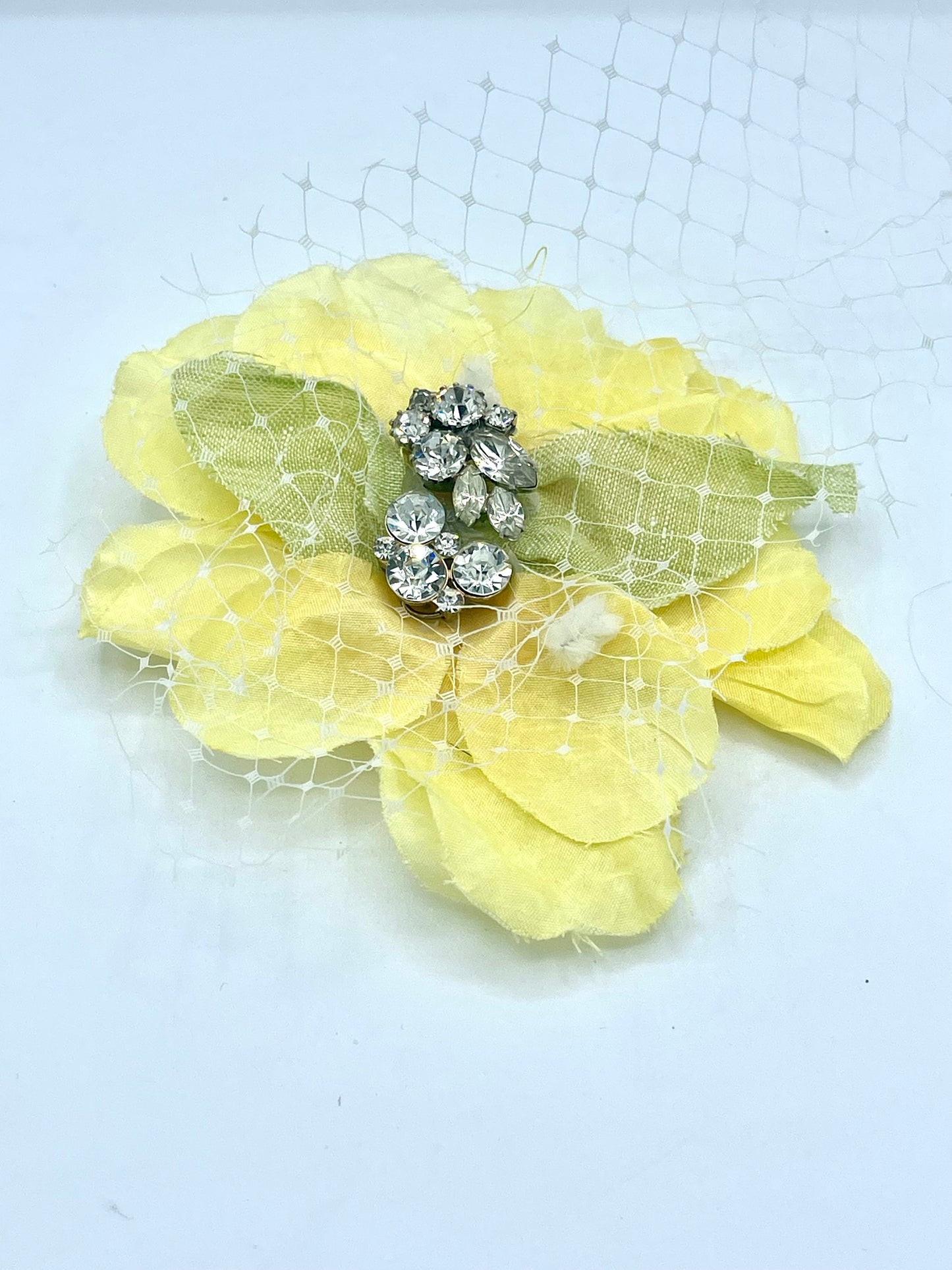Yellow floral mini pin
