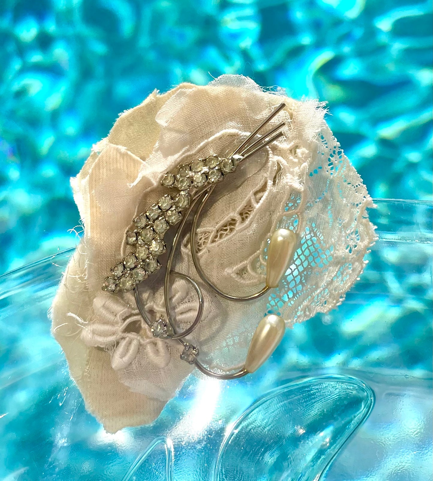 Mini vintage beige pin